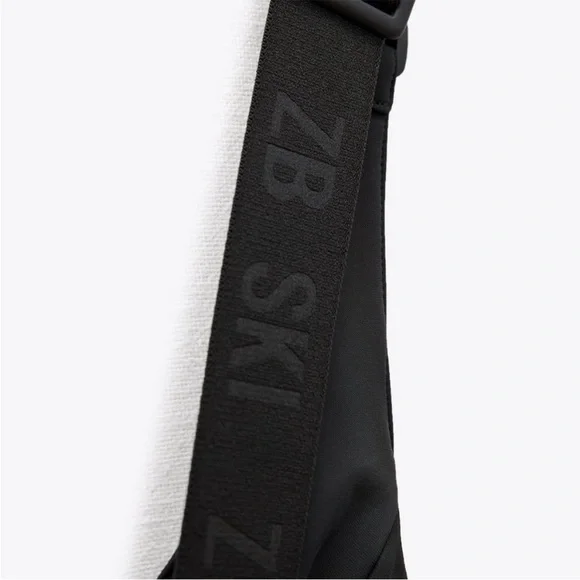 NWOT Zara Black Ski
*barely worn* Jumpsuit size XS
🚨FIRM PRICE - Picture 11 of 16